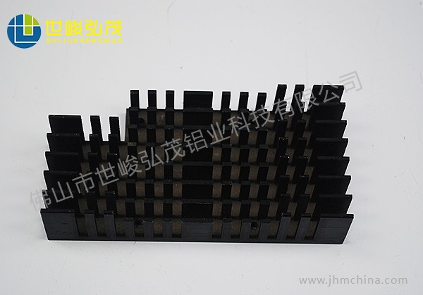 鋁合金散熱器生產廠家解析：什么是工業(yè)鋁型材？